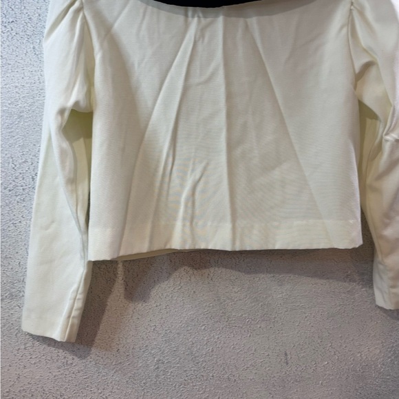 Women's Cream Blazer - Picture 3 of 4